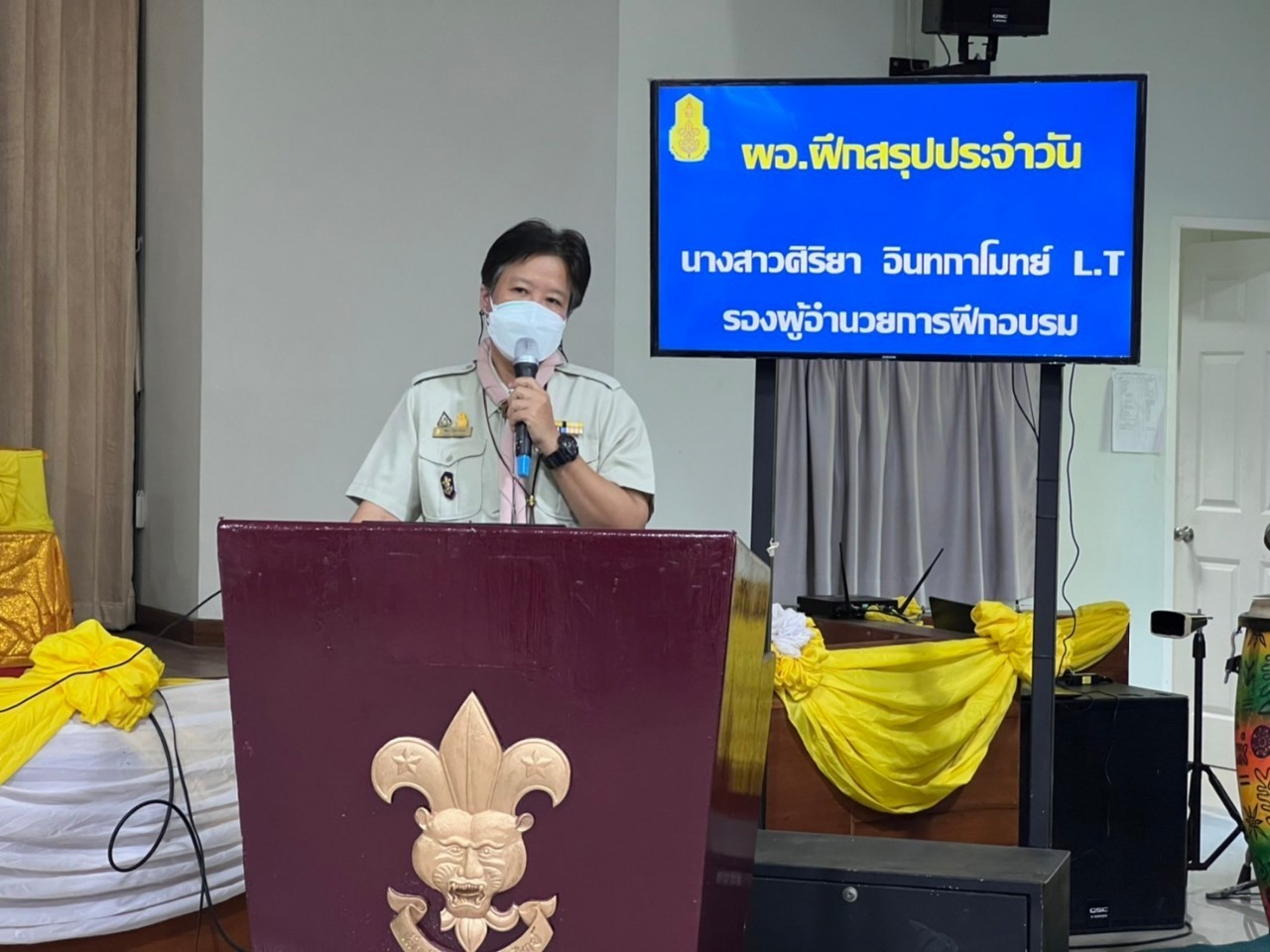 นางสาวศิริยา  อินทกาโมทย์  ผู้อำนวยการโรงเรียนวัดแม่กะ ปฏิบัติหน้าที่เป็นรองผู้อำนวยการฝึกอบรม และเป็นวิทยากรผู้ให้การฝึกอบรมผู้บังคับบัญชาลูกเสือ โครงการลูกเสือจิตอาสาพระราชทาน ระดับสถานศึกษา จังหวัดเชียงใหม่ รุ่นที่ 1/2564